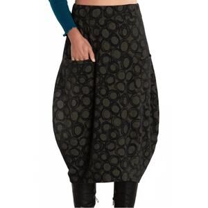 NEW CUT LOOSE long textured skirt in black